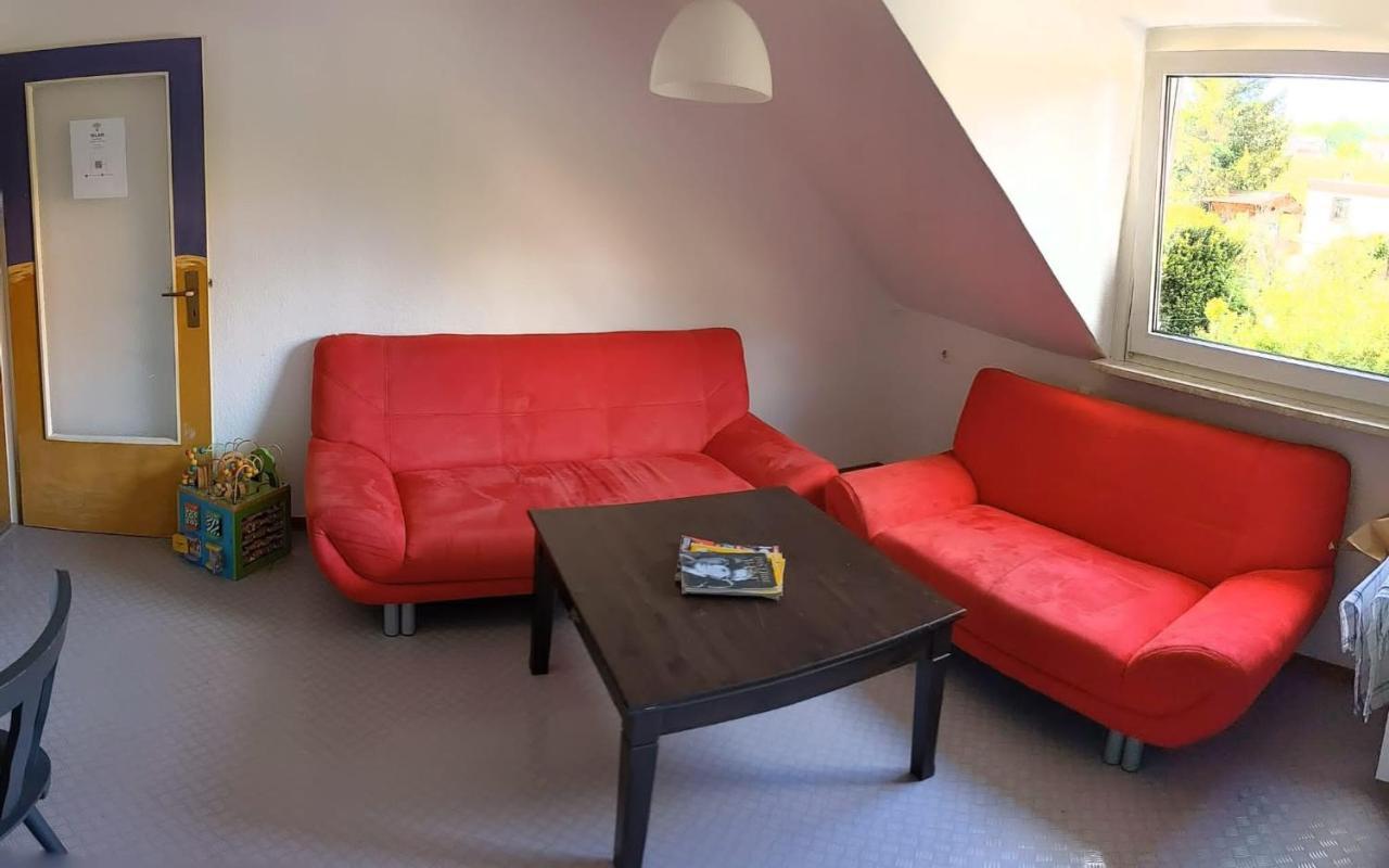 Monkey Factory - Mini Home-Stay Hostel Трабен-Трарбах Стая снимка