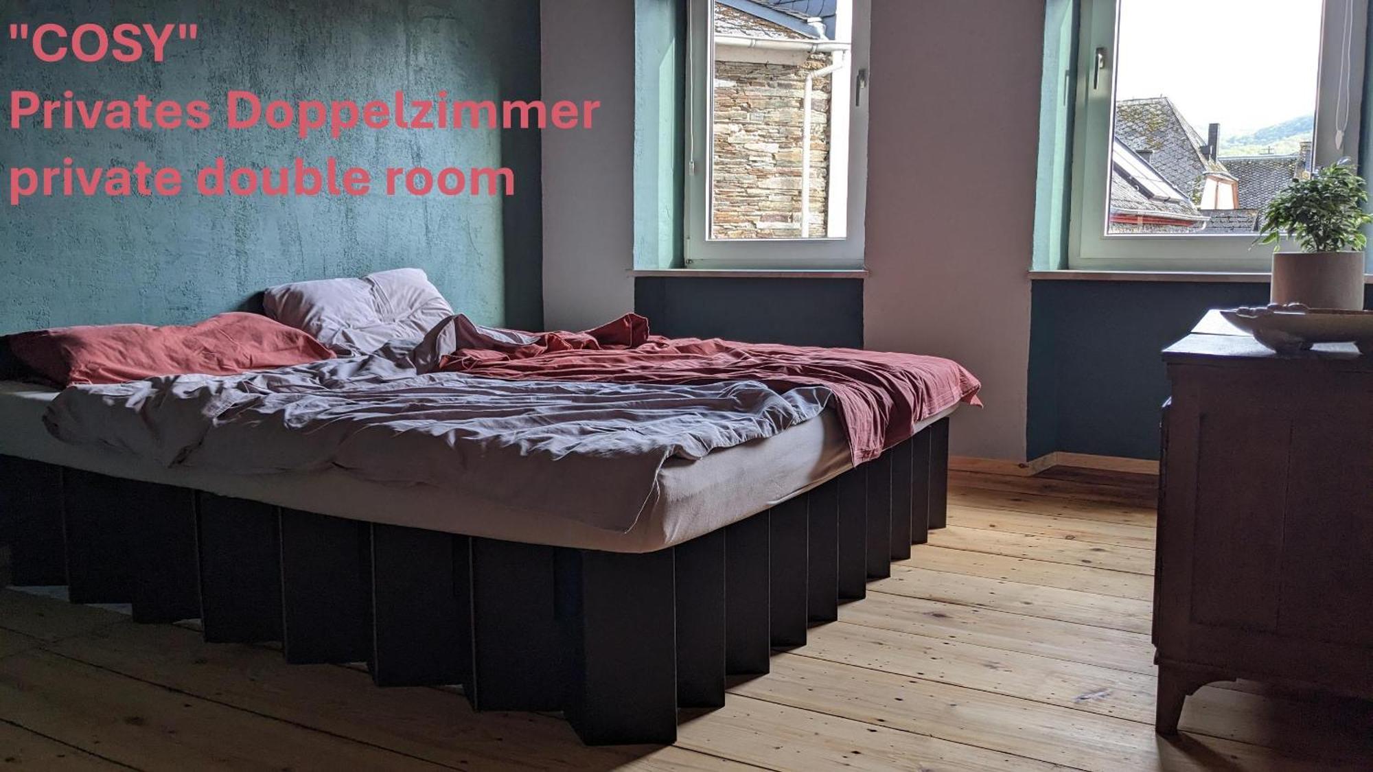 Monkey Factory - Mini Home-Stay Hostel Трабен-Трарбах Екстериор снимка