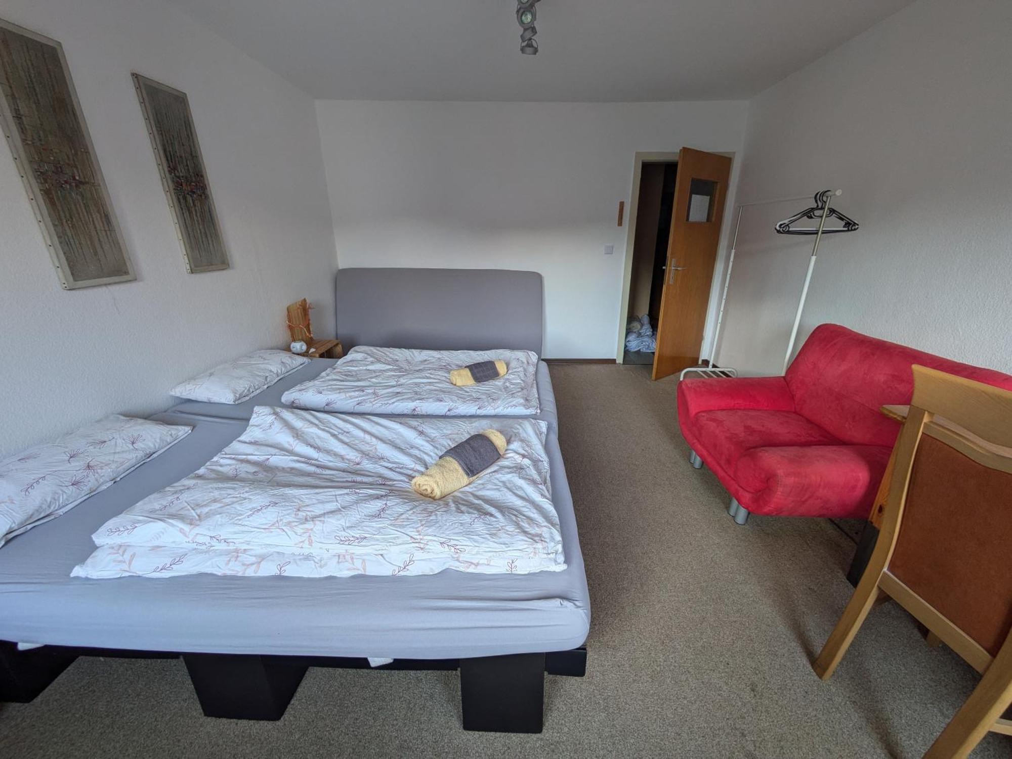 Monkey Factory - Mini Home-Stay Hostel Трабен-Трарбах Стая снимка